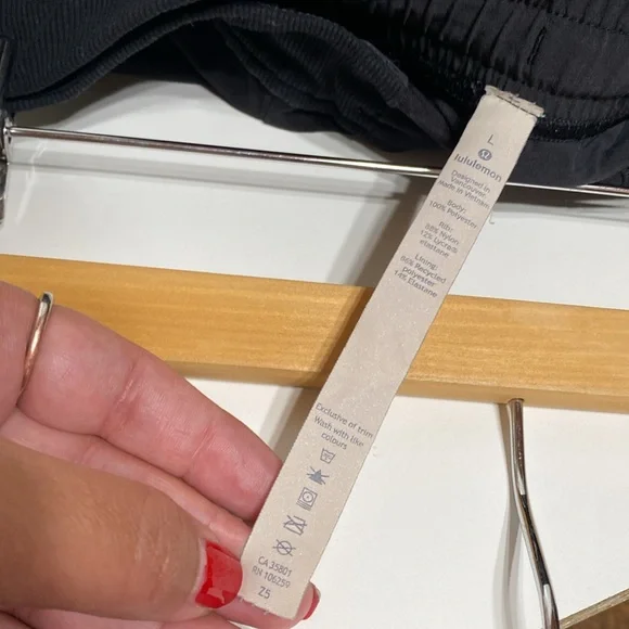 Lululemon Men’s Jogger Size Large in Black - Picture 14 of 16